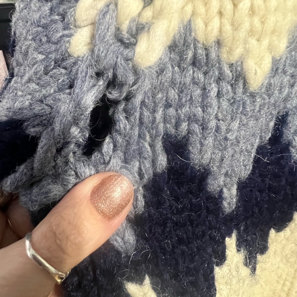 25. TUAK 100% Wool Sweater!! Beautiful piece with some flaws please look at pics - Picture 10 of 10